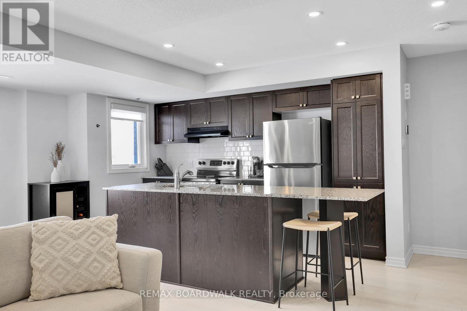 810 MIKINAK ROAD - 17