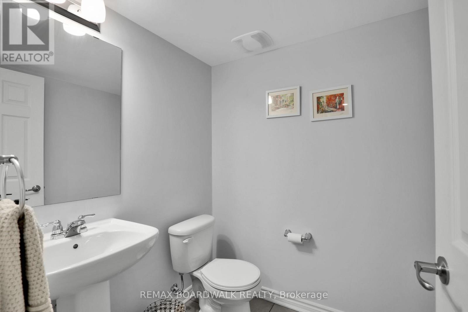 810 MIKINAK ROAD - 21