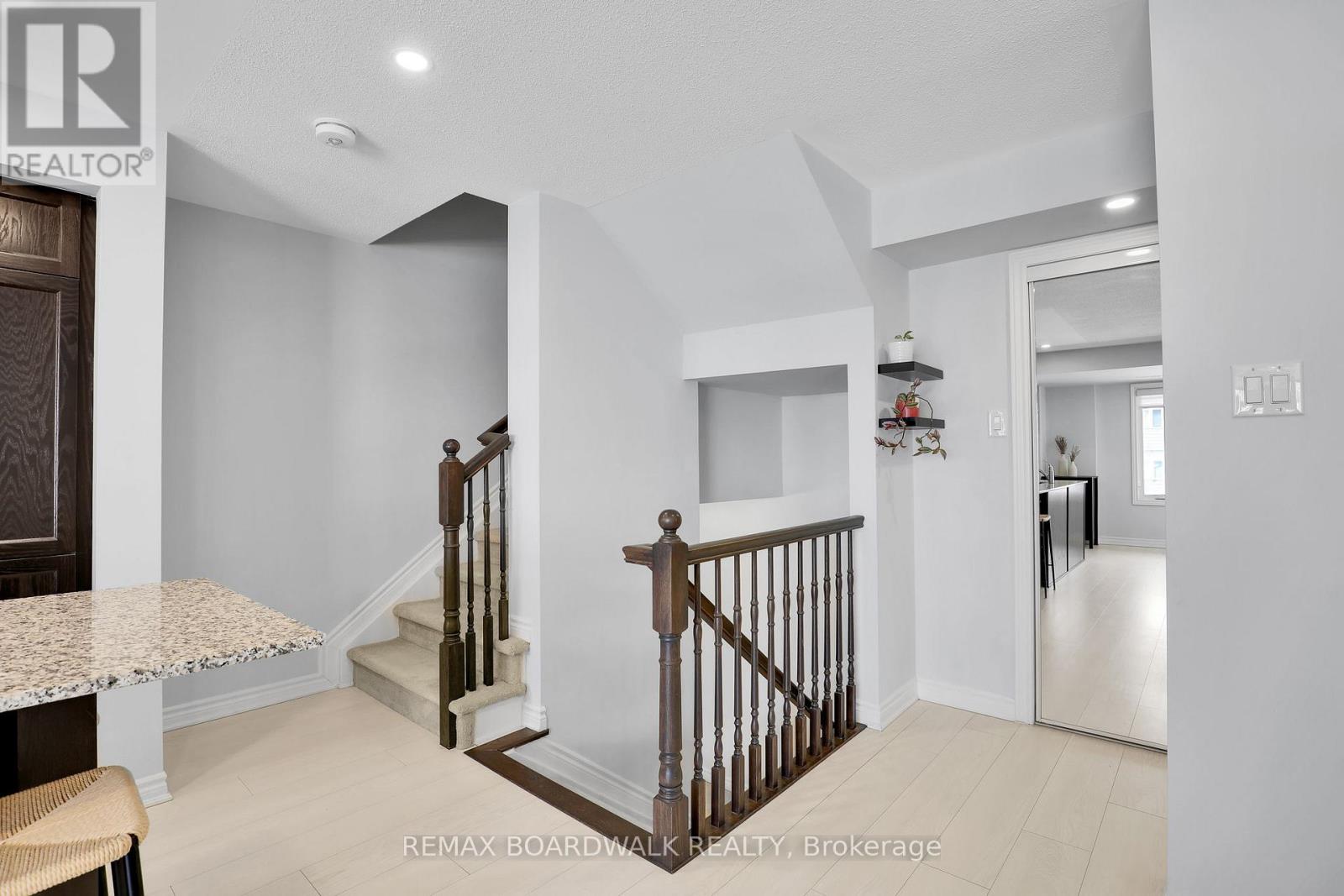 810 MIKINAK ROAD - 22
