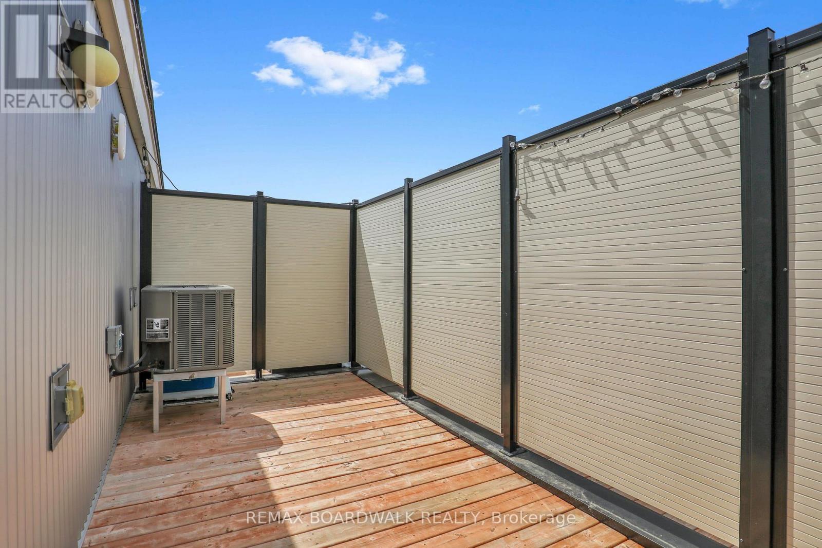 810 MIKINAK ROAD - 33