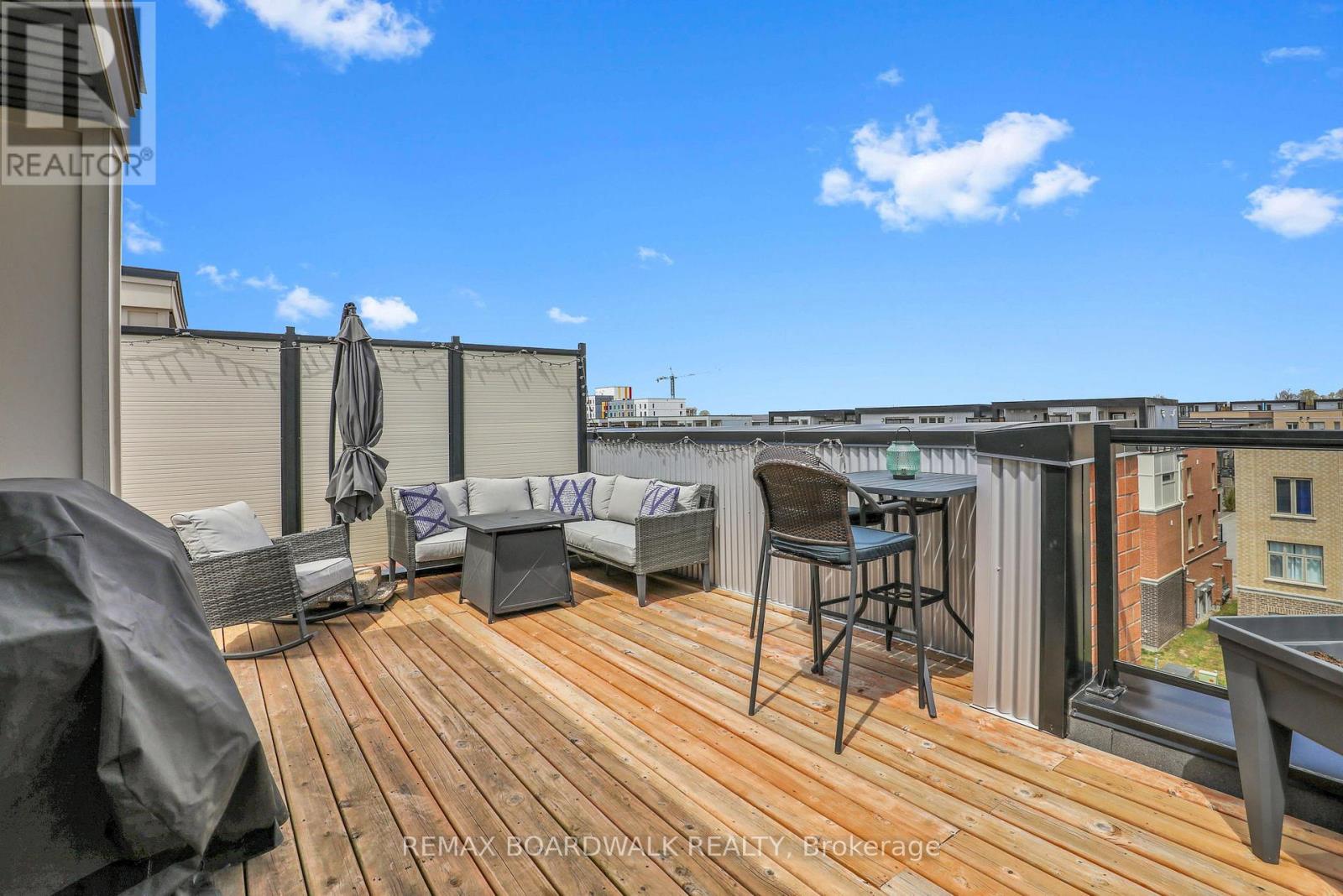 810 MIKINAK ROAD - 5