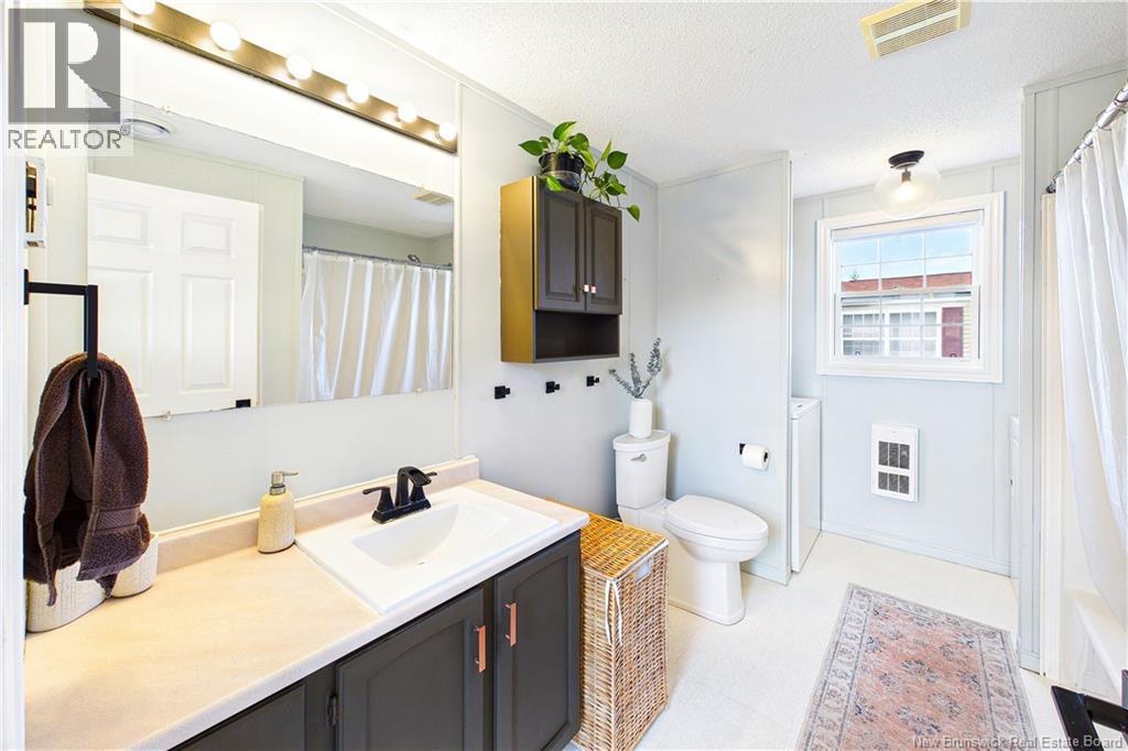 53 Andre - Image 17