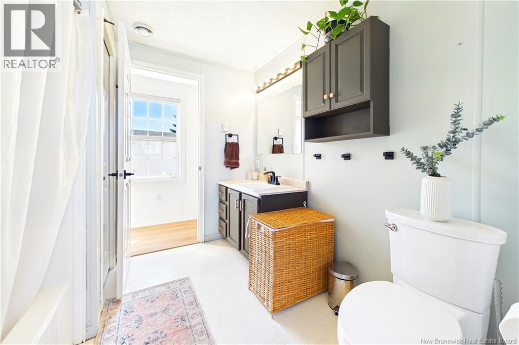 53 Andre - Image 18