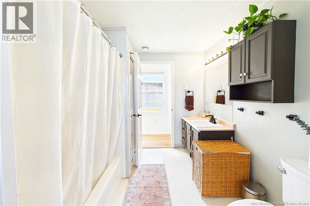 53 Andre - Image 20