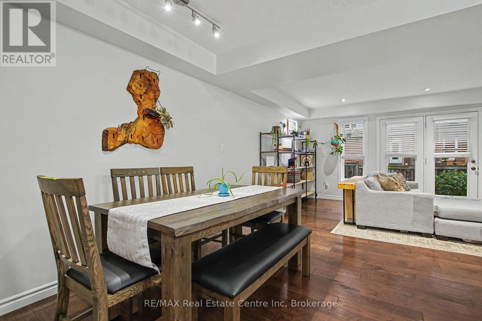 #15 167 ARKELL ROAD - 7
