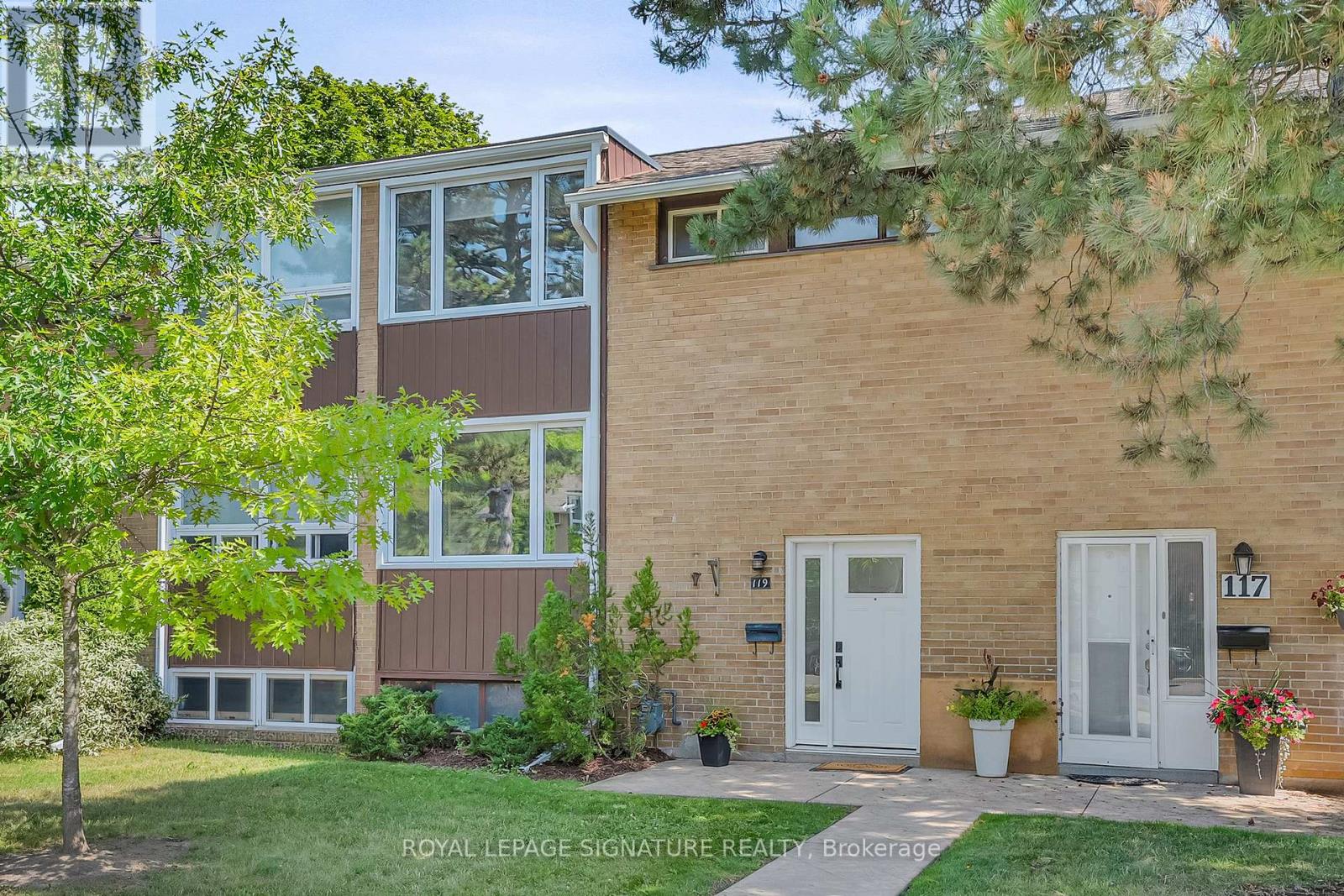 #10 119 SOUTHILL DRIVE - 1