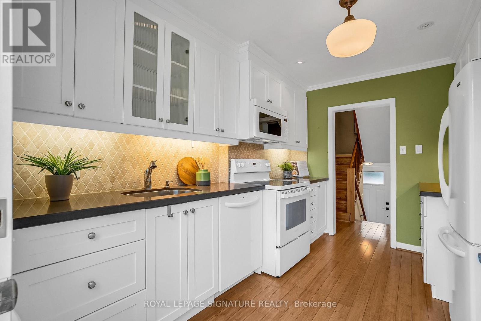 #10 119 SOUTHILL DRIVE - 12