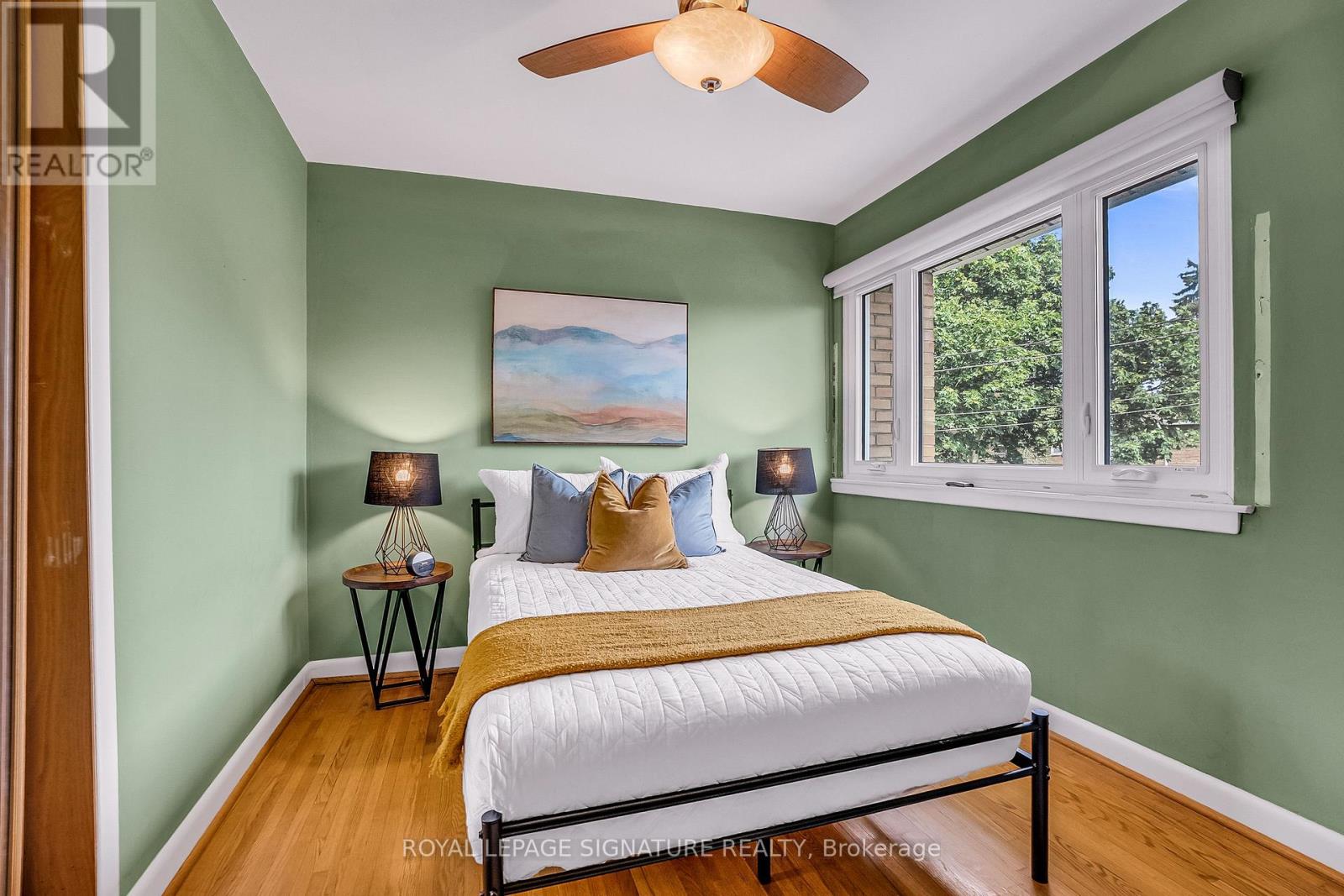 #10 119 SOUTHILL DRIVE - 15