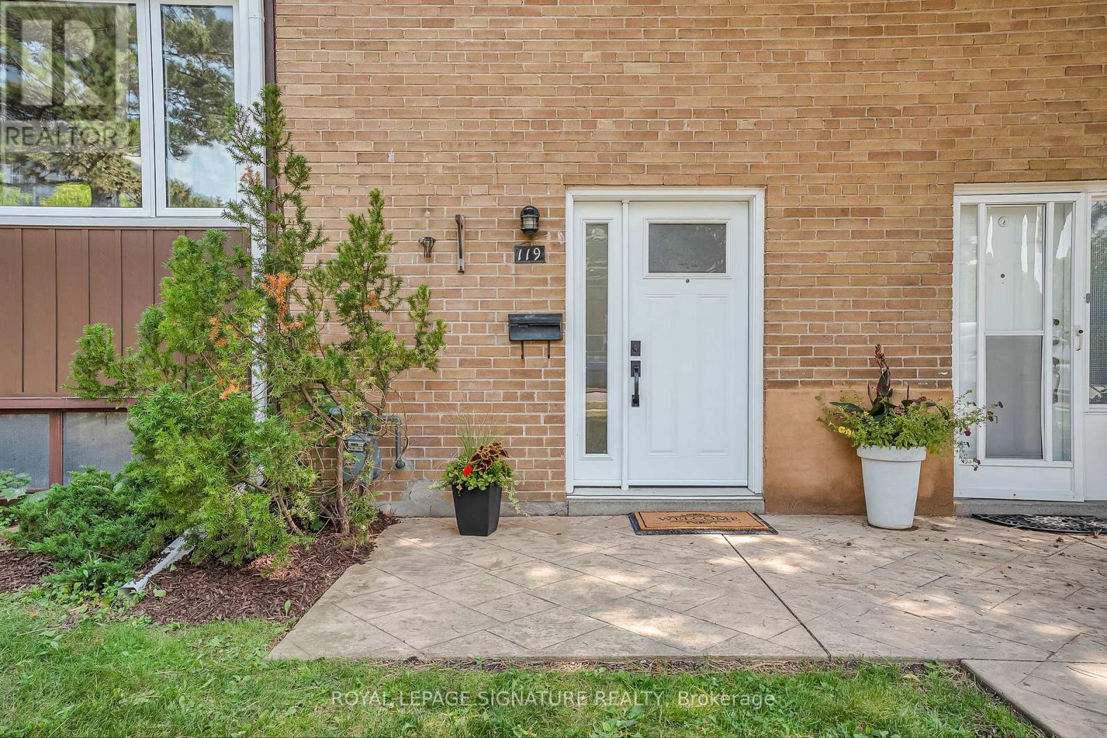 #10 119 SOUTHILL DRIVE - 2