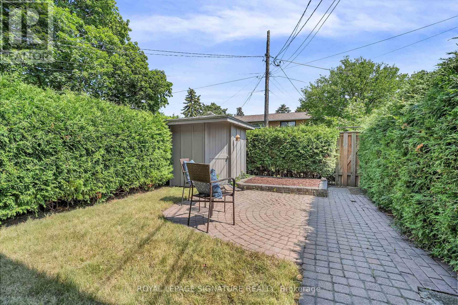 #10 119 SOUTHILL DRIVE - 25