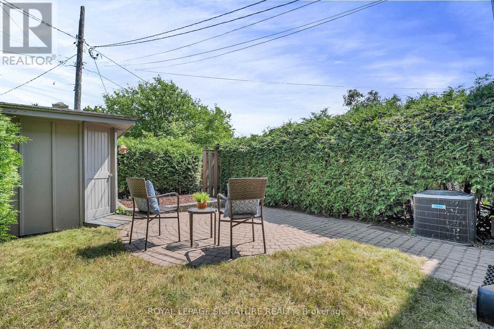 #10 119 SOUTHILL DRIVE - 26