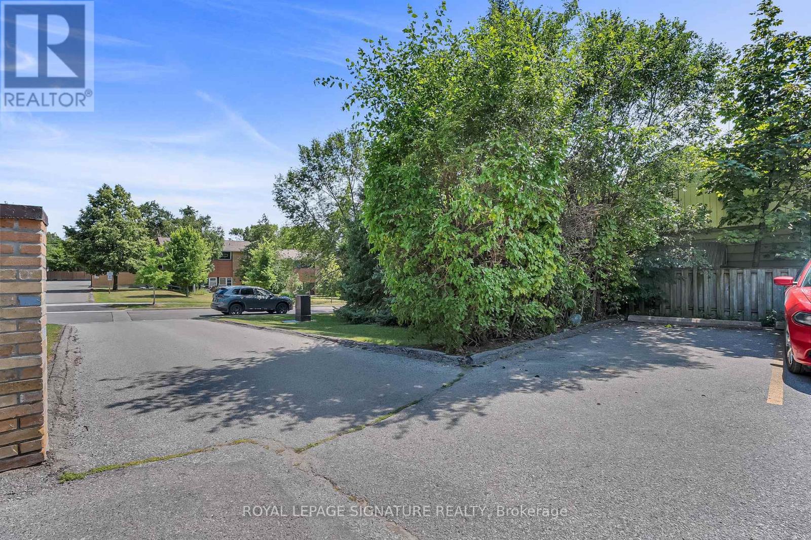 #10 119 SOUTHILL DRIVE - 28