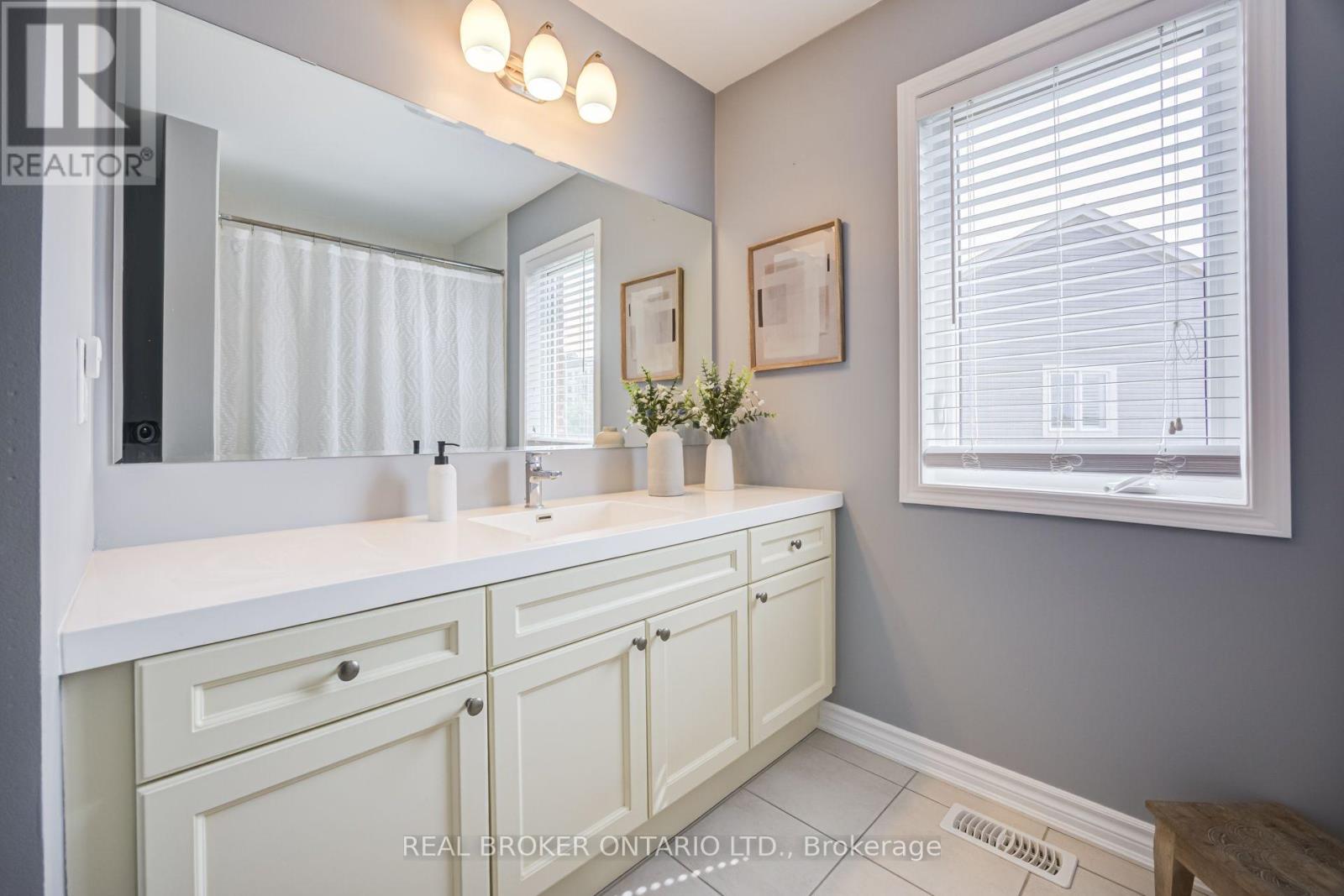 1178 DUIGNAN CRESCENT - 24