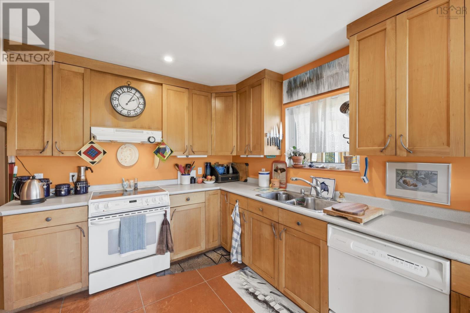 541 Riverview Road - 31
