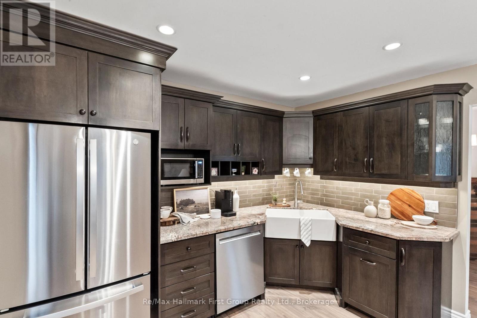 100 RICE DRIVE - Image 16