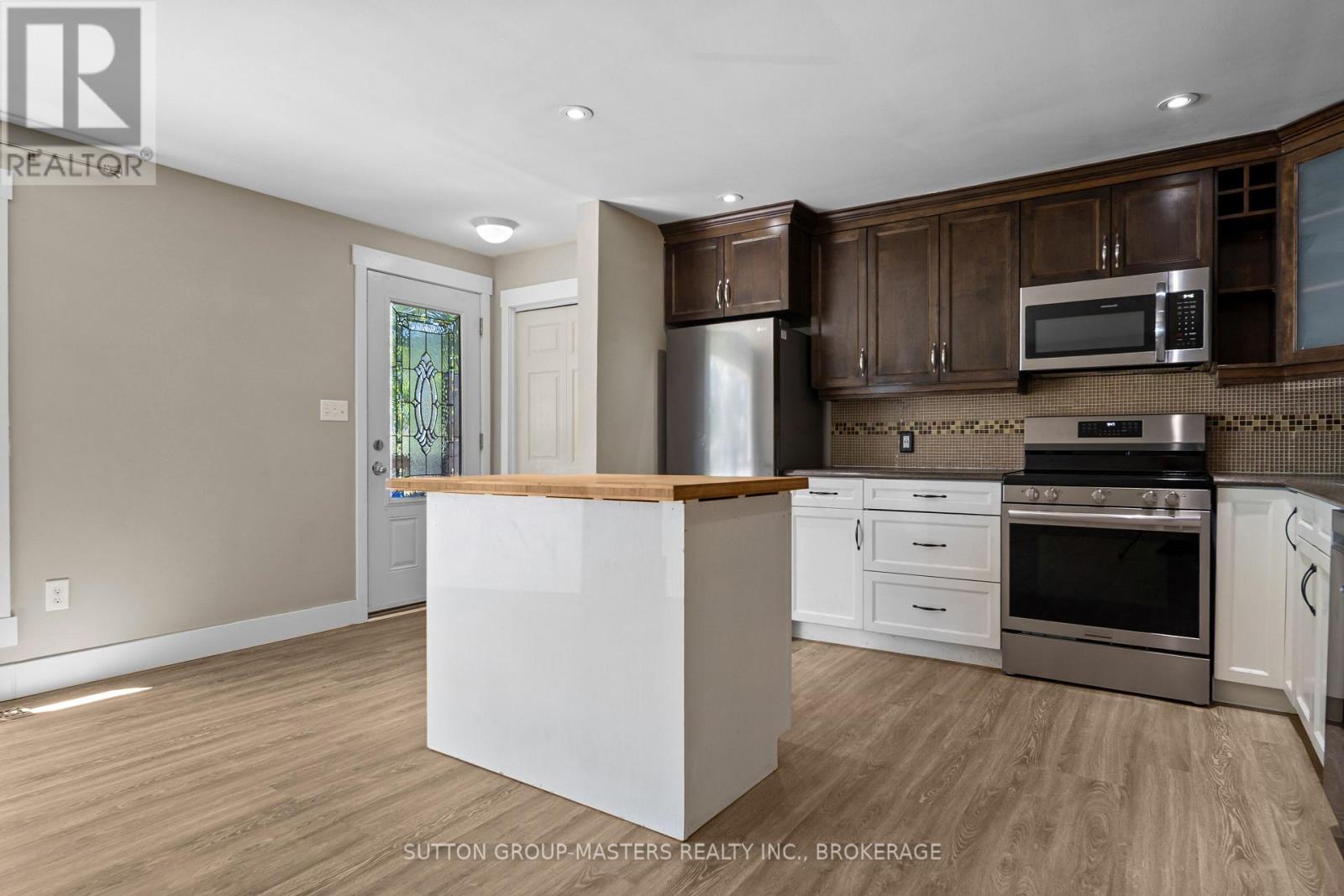 46 MORDEN CRESCENT - 10
