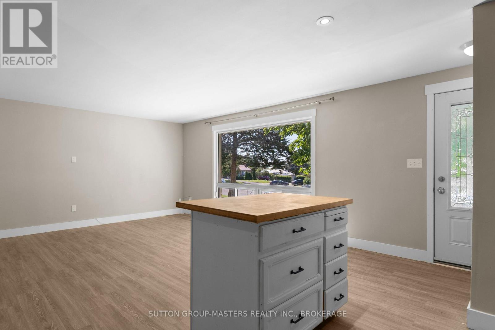46 MORDEN CRESCENT - 12