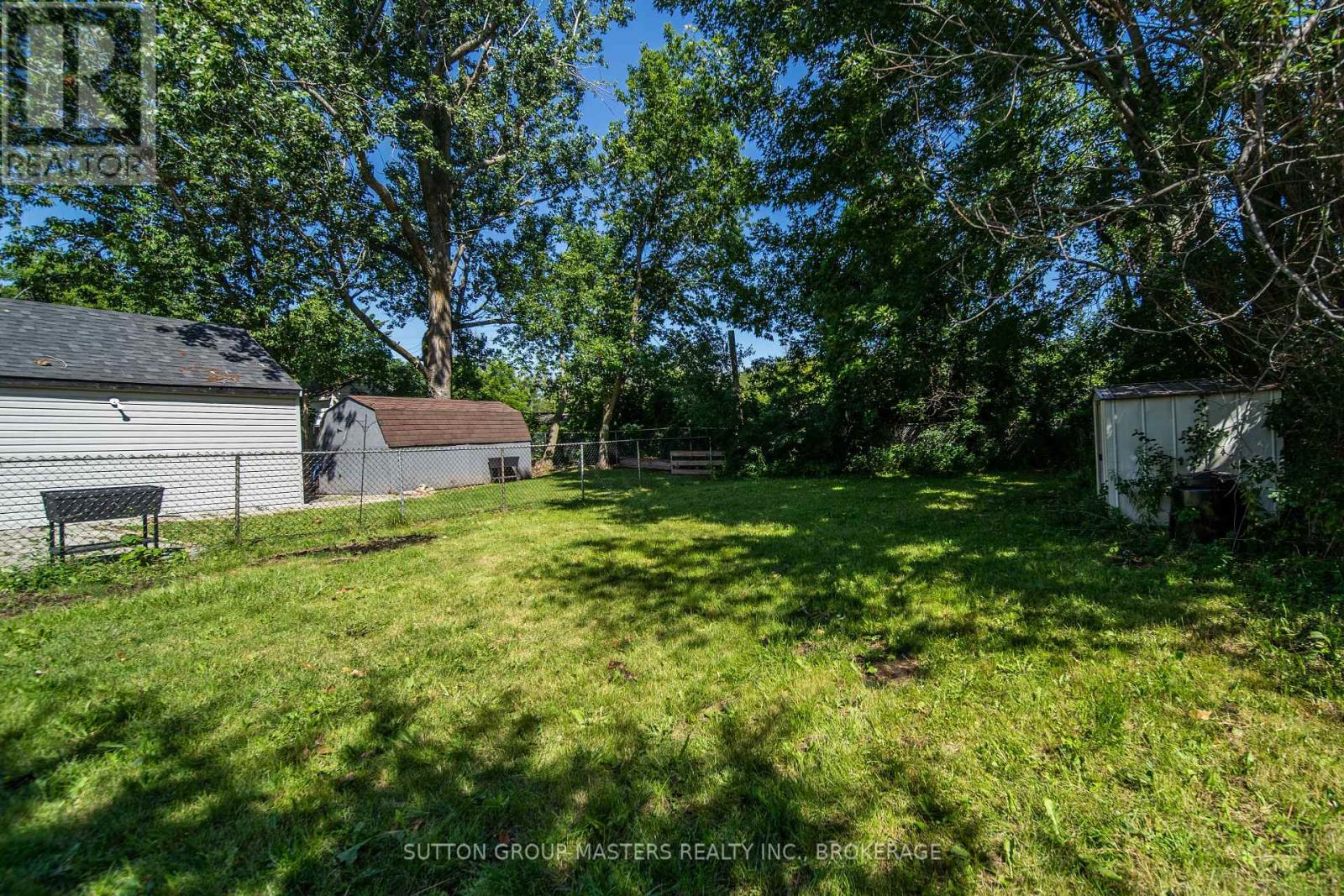 46 MORDEN CRESCENT - 28