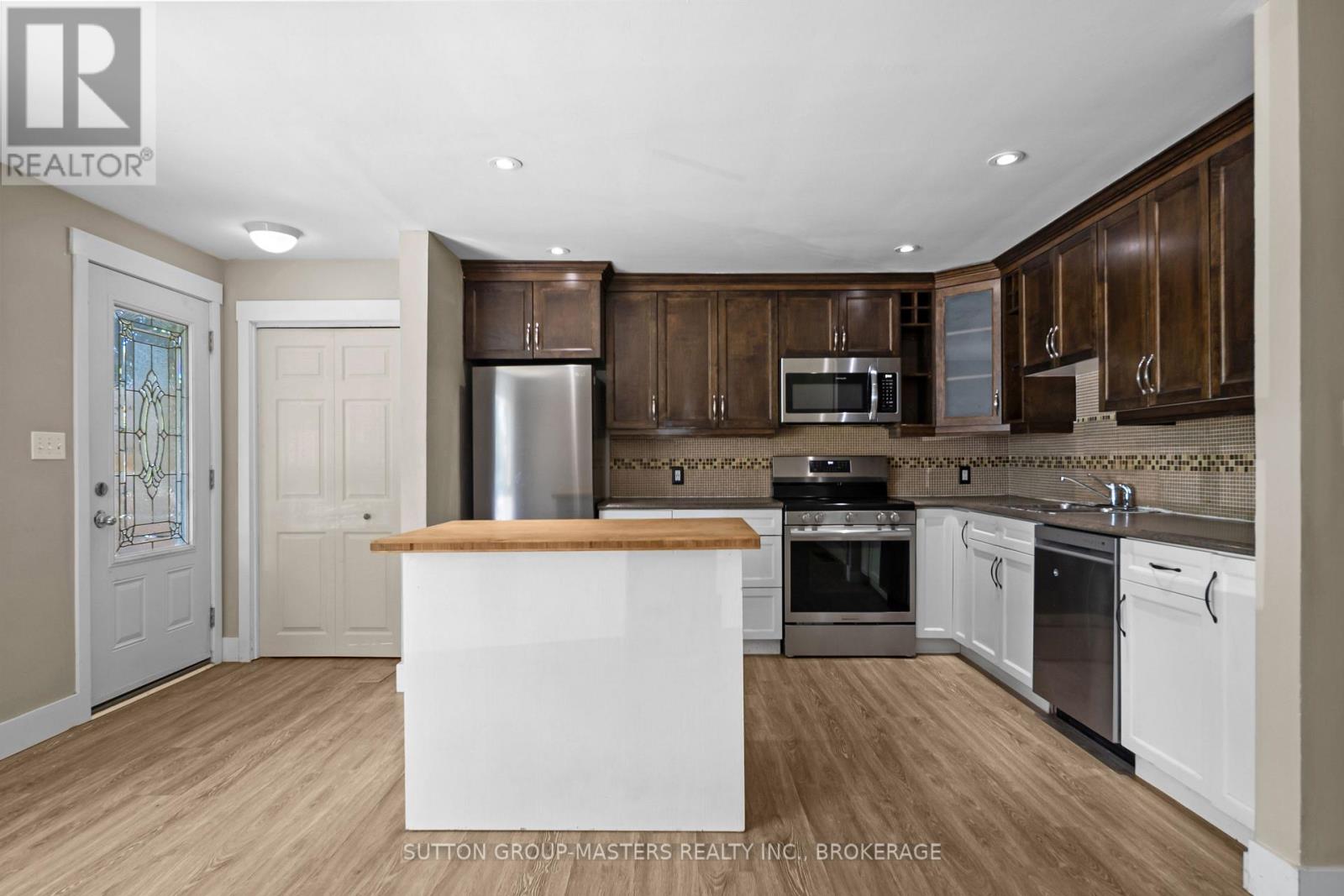 46 MORDEN CRESCENT - 8