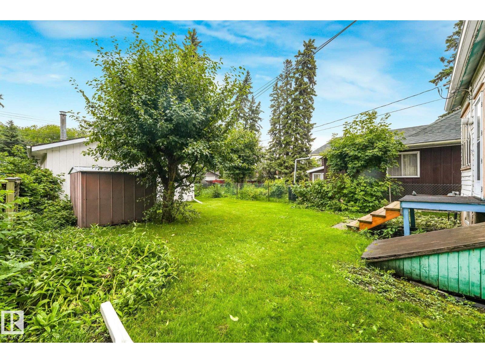 9824 91 AV NW - 4