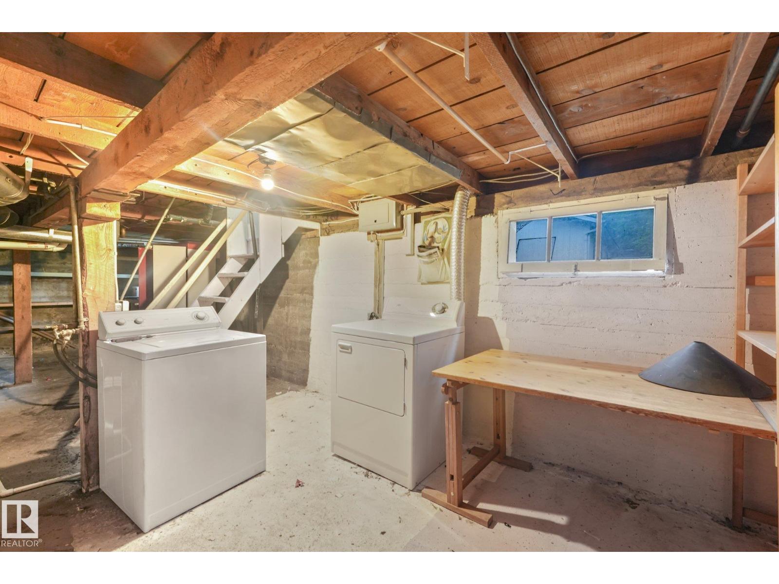 9824 91 AV NW - 34