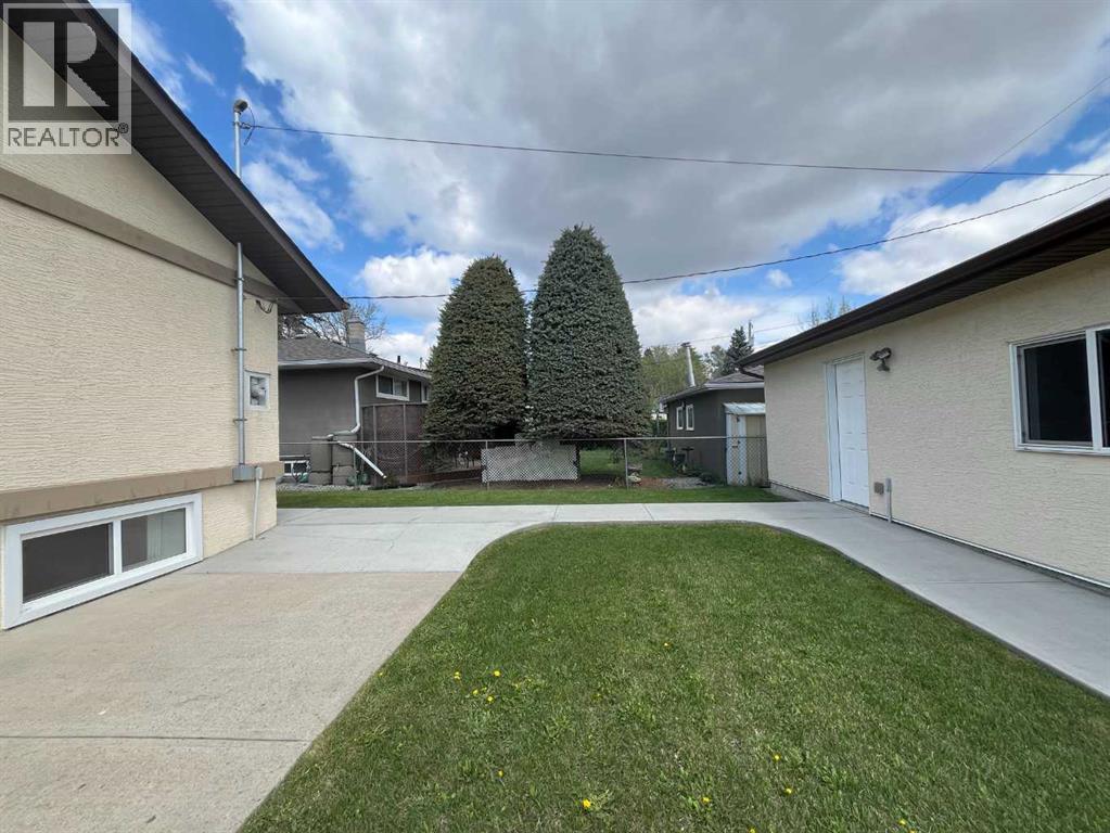 7224 21 Street SE - 3