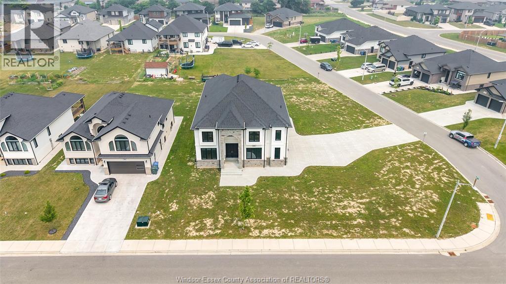 116 KINGSBRIDGE DRIVE - 1