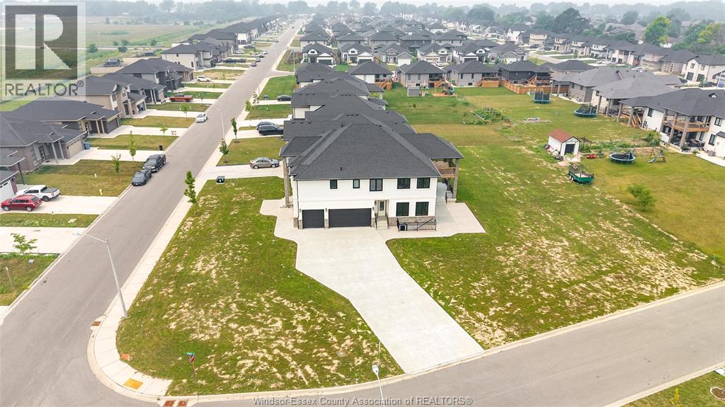 116 KINGSBRIDGE DRIVE - 4