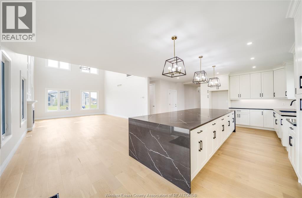 116 KINGSBRIDGE DRIVE - 17