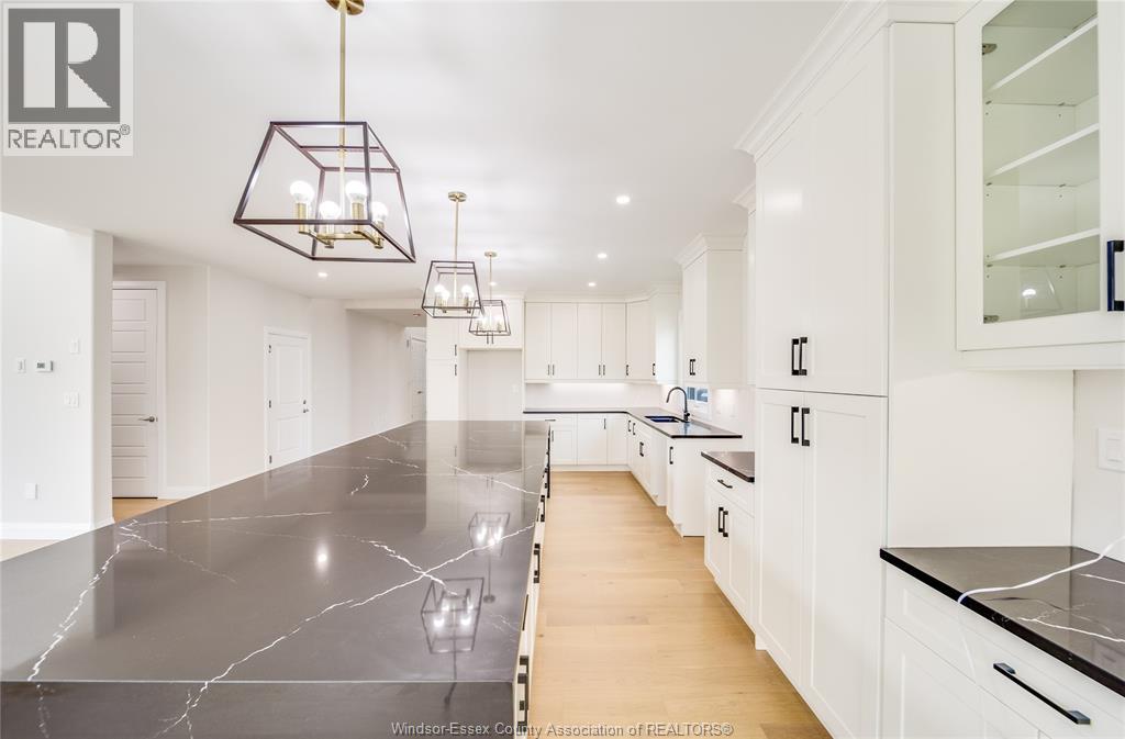 116 KINGSBRIDGE DRIVE - 18