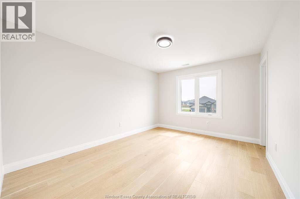 116 KINGSBRIDGE DRIVE - 35
