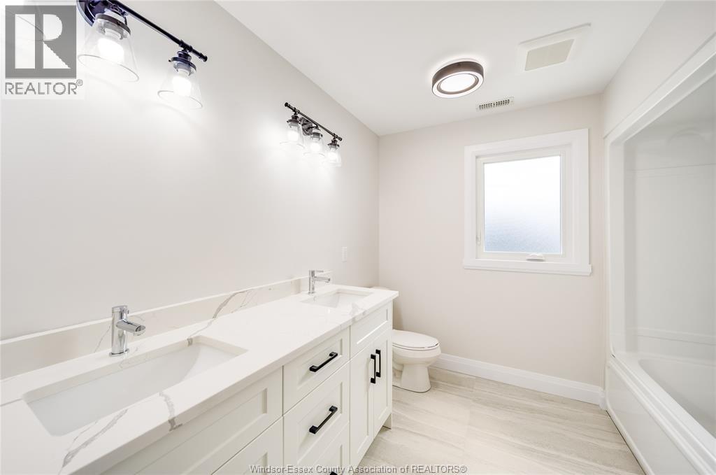 116 KINGSBRIDGE DRIVE - 40