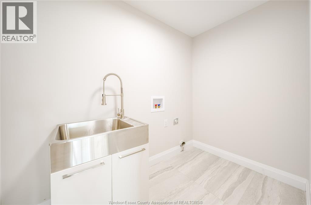 116 KINGSBRIDGE DRIVE - 43
