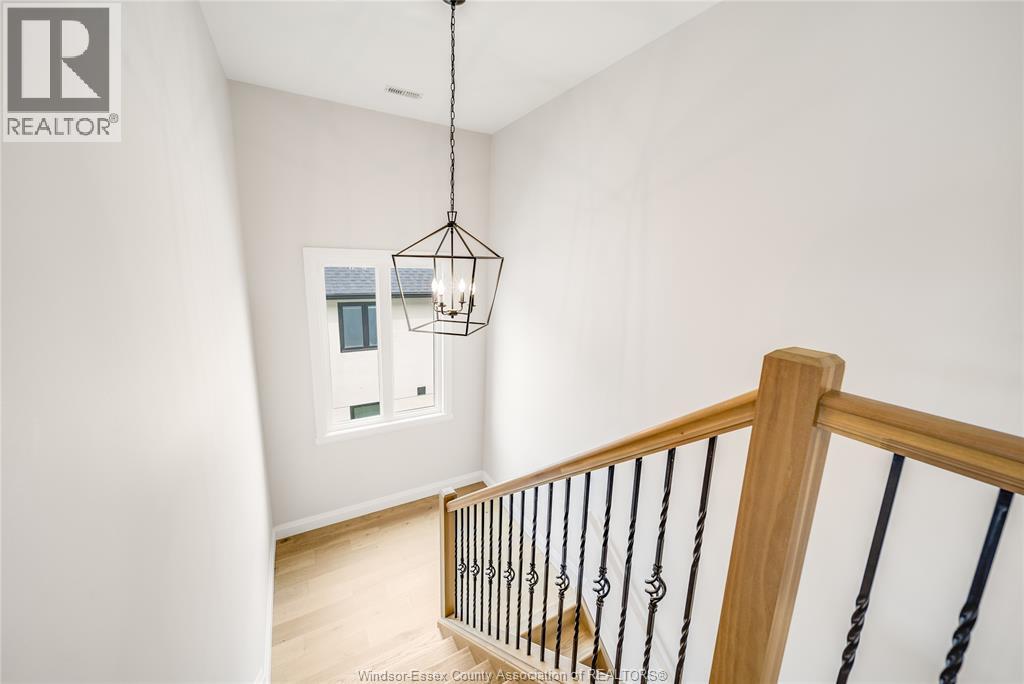 116 KINGSBRIDGE DRIVE - 23