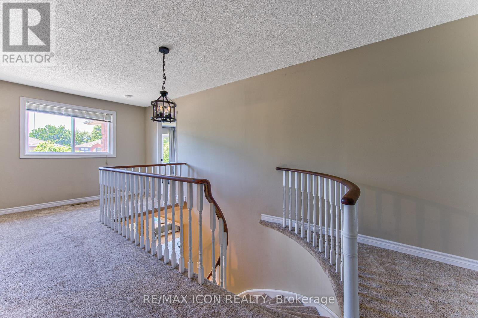 15 HALL CRESCENT - 22