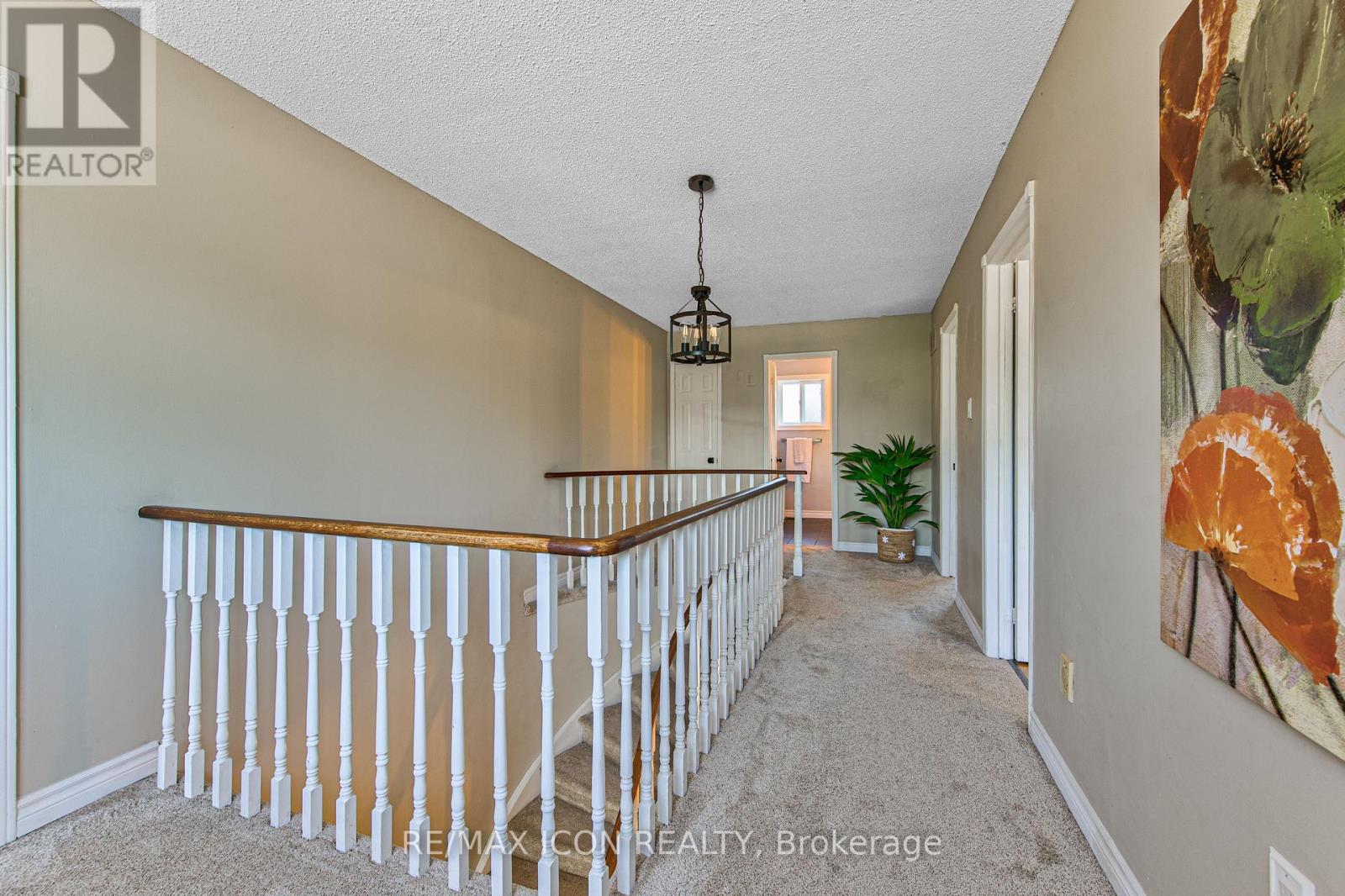 15 HALL CRESCENT - 23