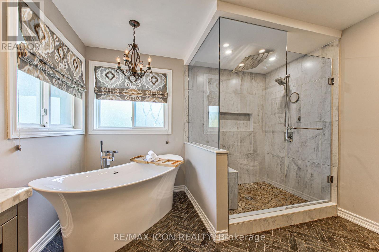15 HALL CRESCENT - 30