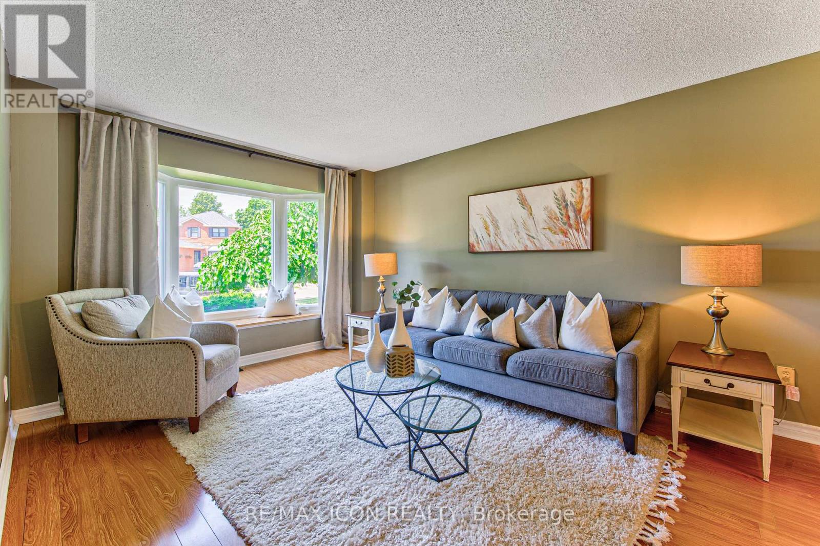 15 HALL CRESCENT - 5