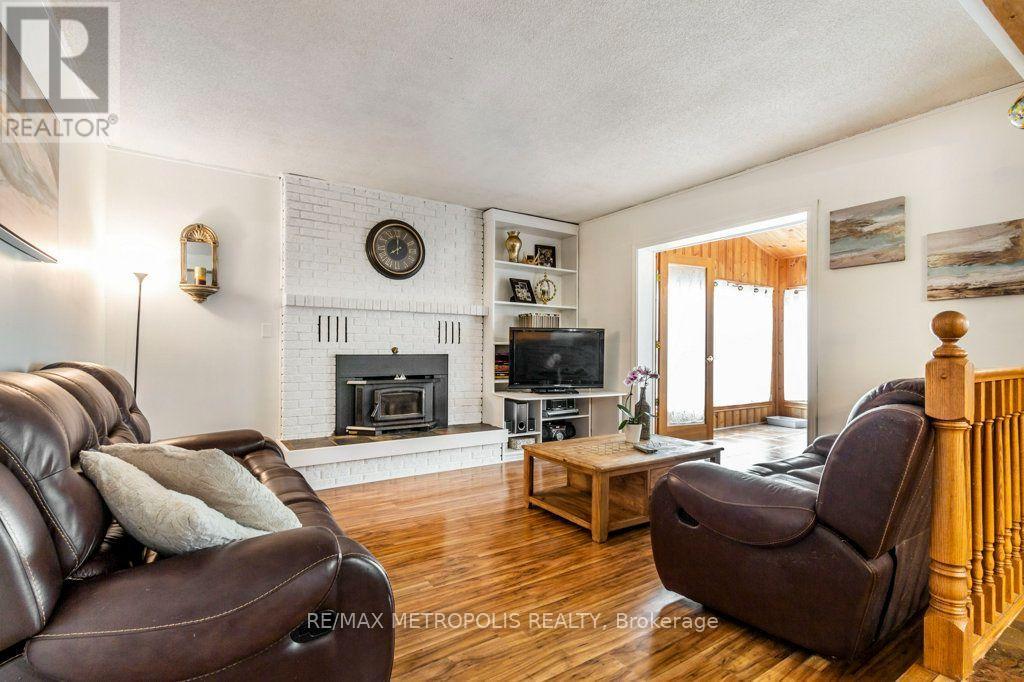 269 BURNETT AVENUE - 12