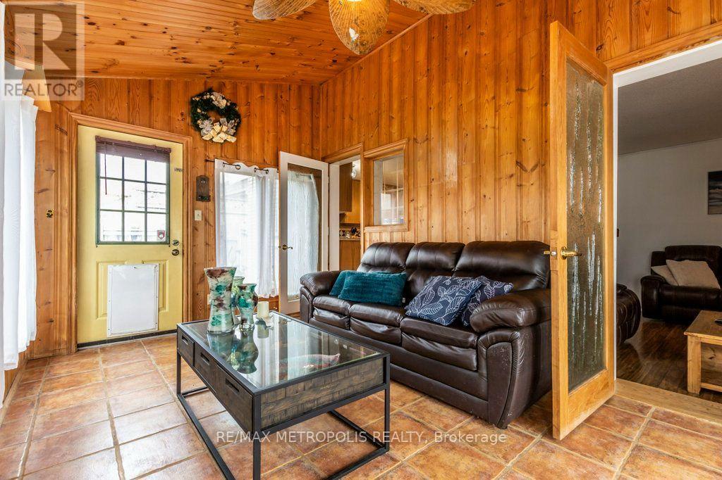 269 BURNETT AVENUE - 16