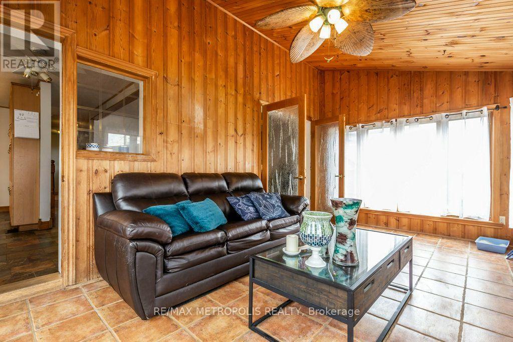 269 BURNETT AVENUE - 17