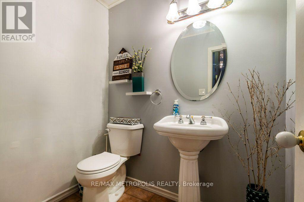 269 BURNETT AVENUE - 18