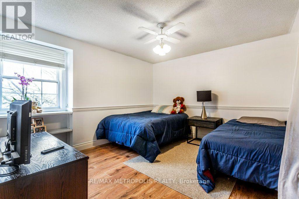 269 BURNETT AVENUE - 19