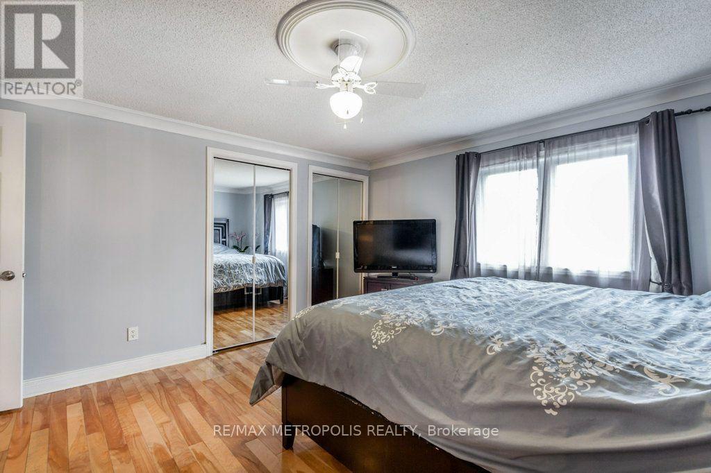 269 BURNETT AVENUE - 23