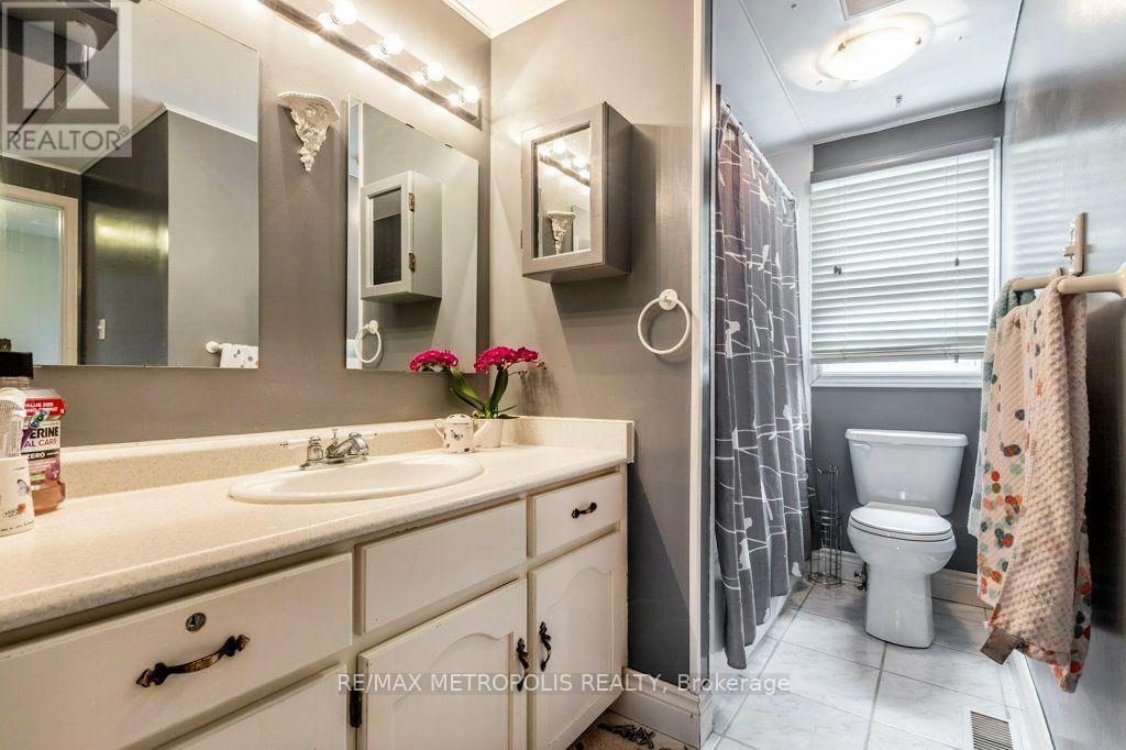 269 BURNETT AVENUE - 26