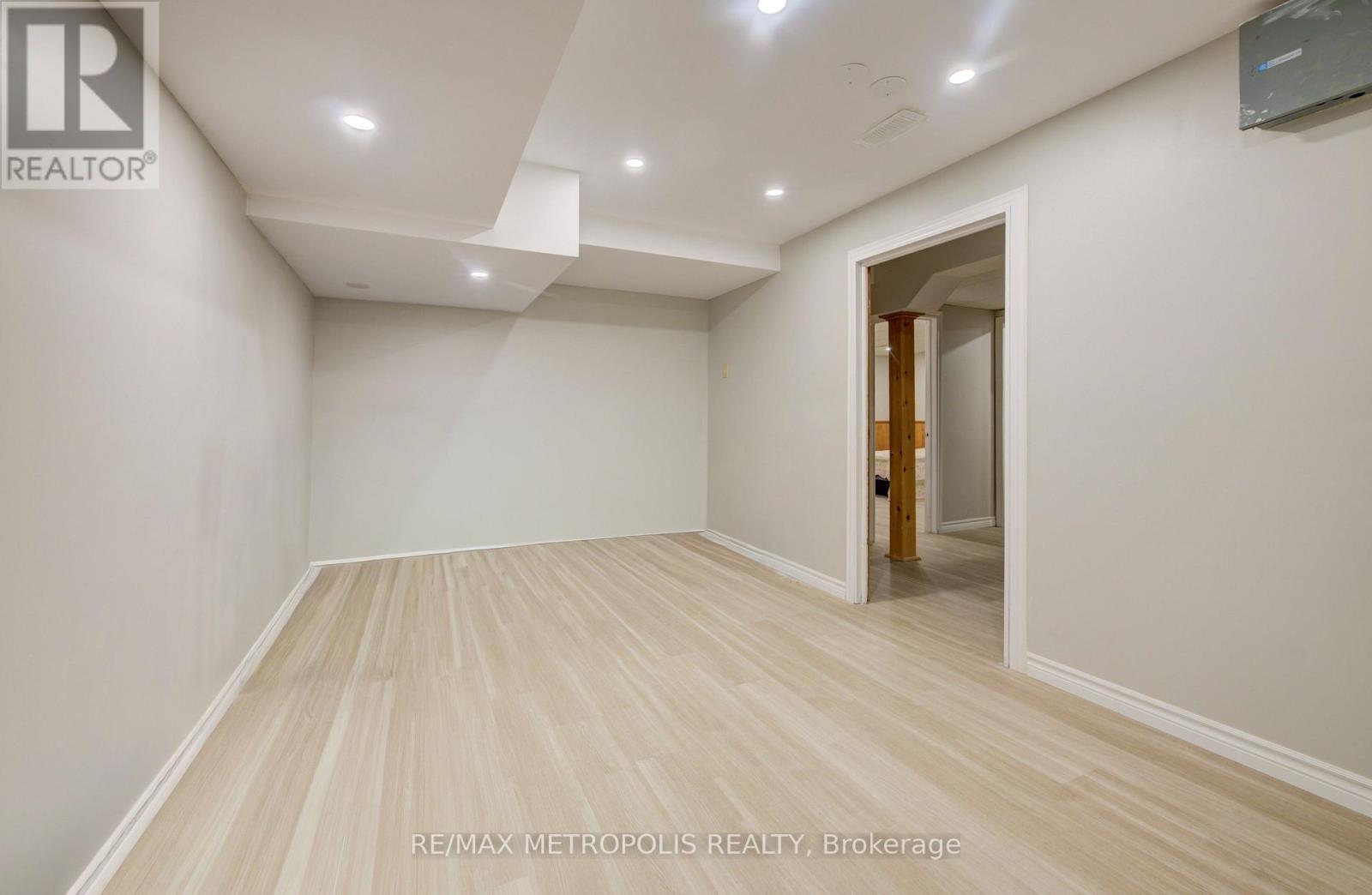 269 BURNETT AVENUE - 29