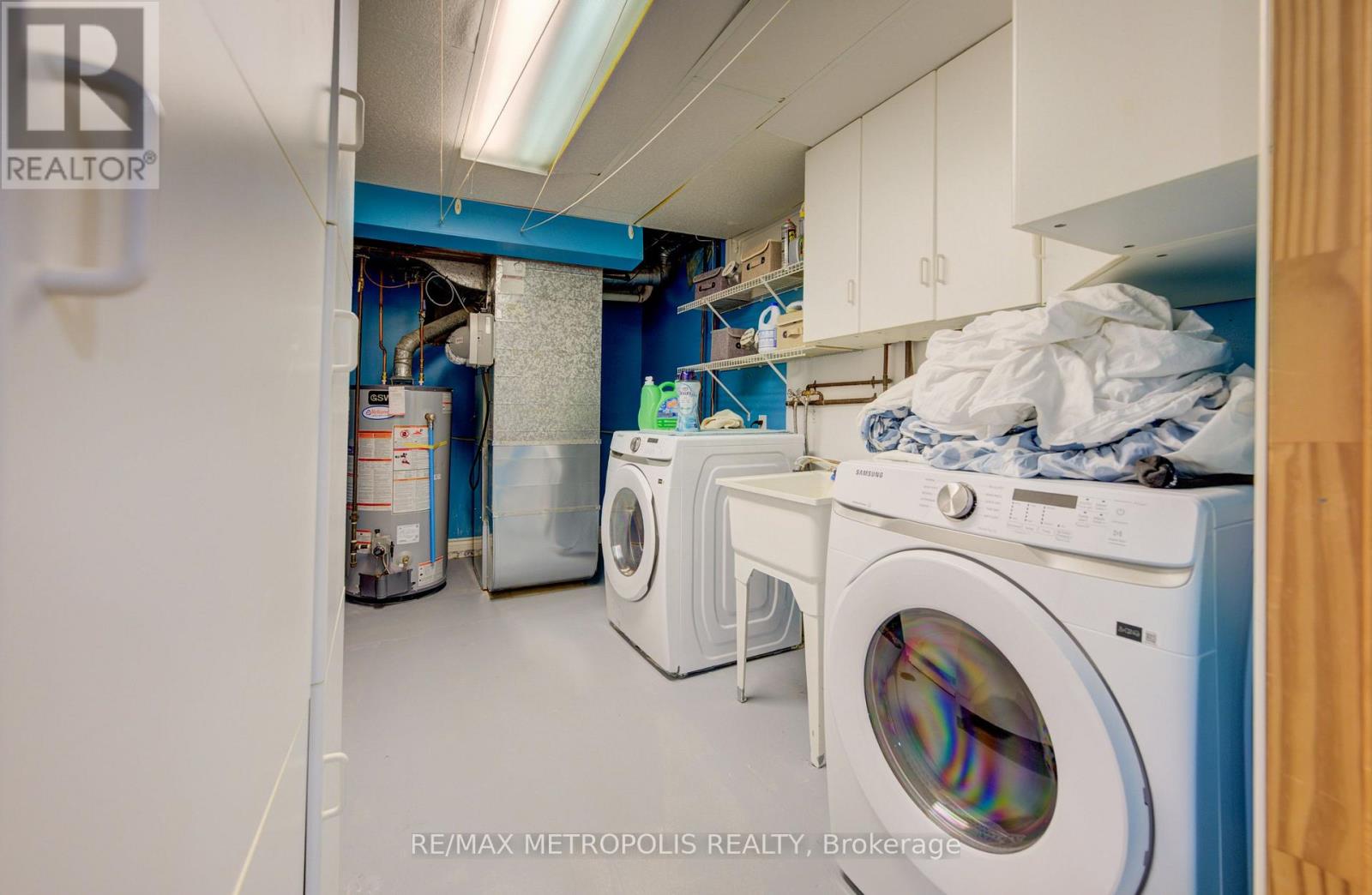 269 BURNETT AVENUE - 32