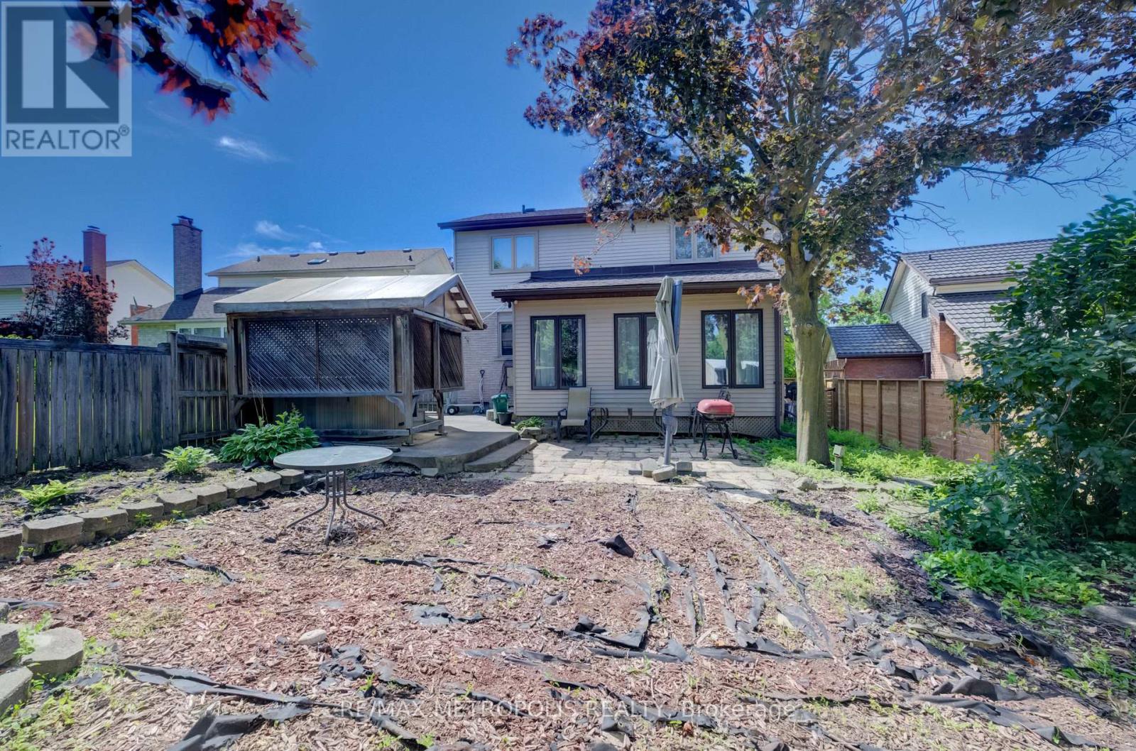 269 BURNETT AVENUE - 33