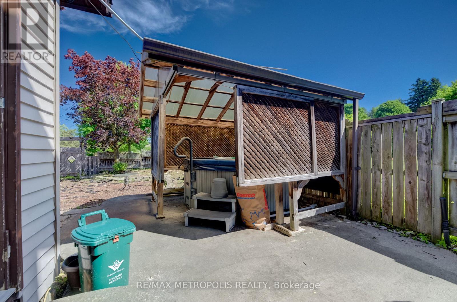 269 BURNETT AVENUE - 37