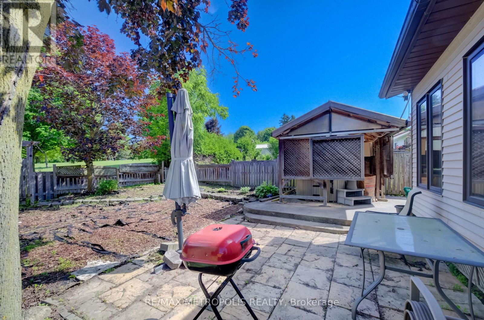 269 BURNETT AVENUE - 38